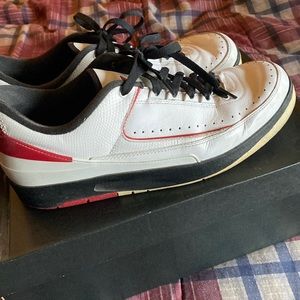 AIR JORDAN 2 RETRO LOW Size 12 USED